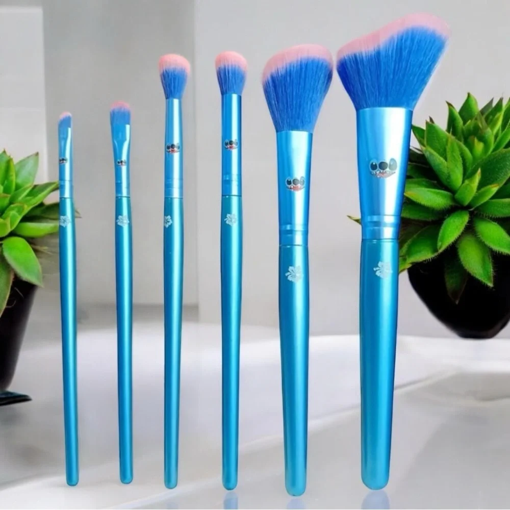 Stitch Makeup Brush 6 Piece Set in Blue with Pink tip